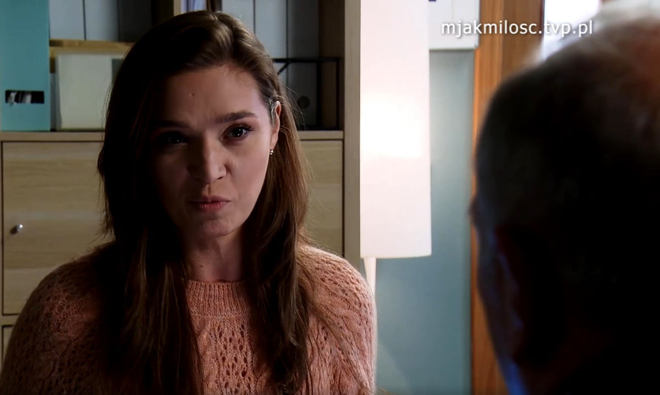 M jak miłość. Argasiński (Karol strasburger), Laura (Klaudia Kulinicz)