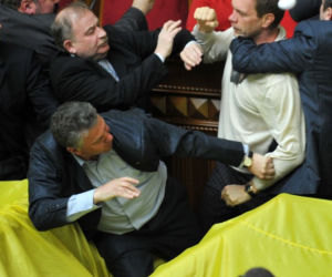 Zamieszki w ukraińskim parlamencie 