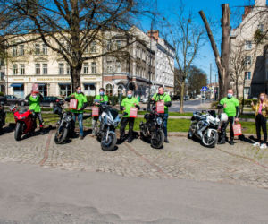 Koronawirus w Trójmieście. Jeżdżą na motorach i pomagają seniorom