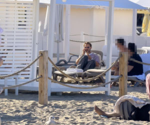 Mateusz Banasiuk na plaży w Sopocie. Tak wyglądał, gdy zrzucił koszulkę!