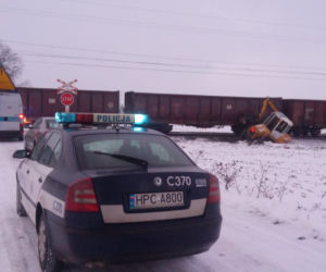 Zderzenie pociągu towarowego z koparko - ładowarką w Lipniczkach