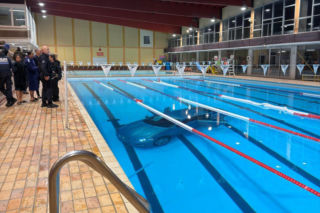 38-latka wjechała autem do basenu na krytej pływalni. W pojeździe była jej 5-letnia córka