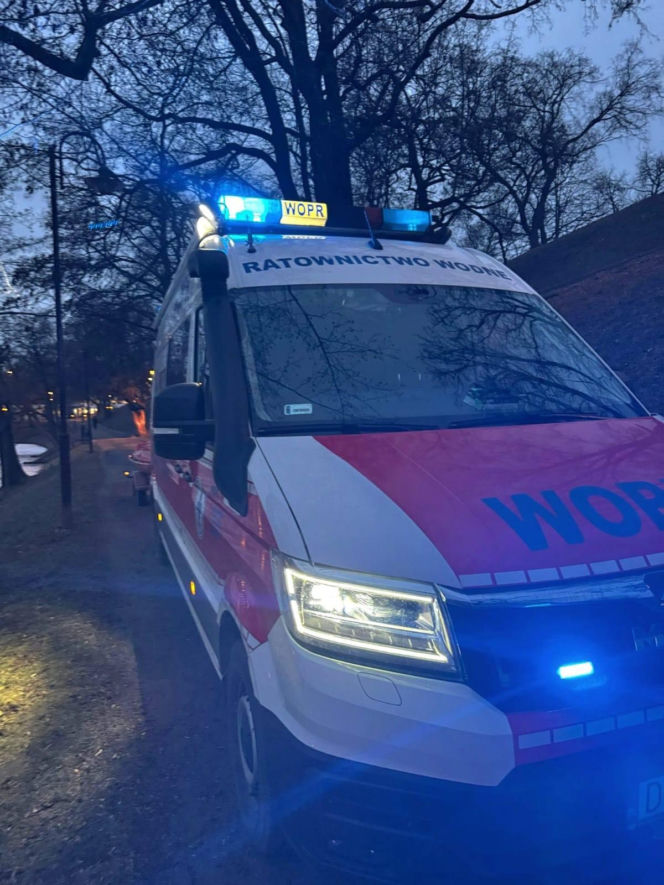 Dzieci weszły na lód na Odrze. Sekundy od tragedii we Wrocławiu