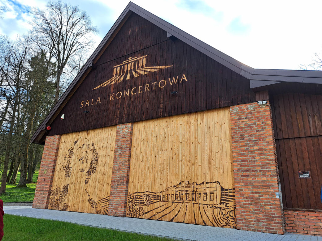 Centrum Paderewskiego w Kąśnej Dolnej