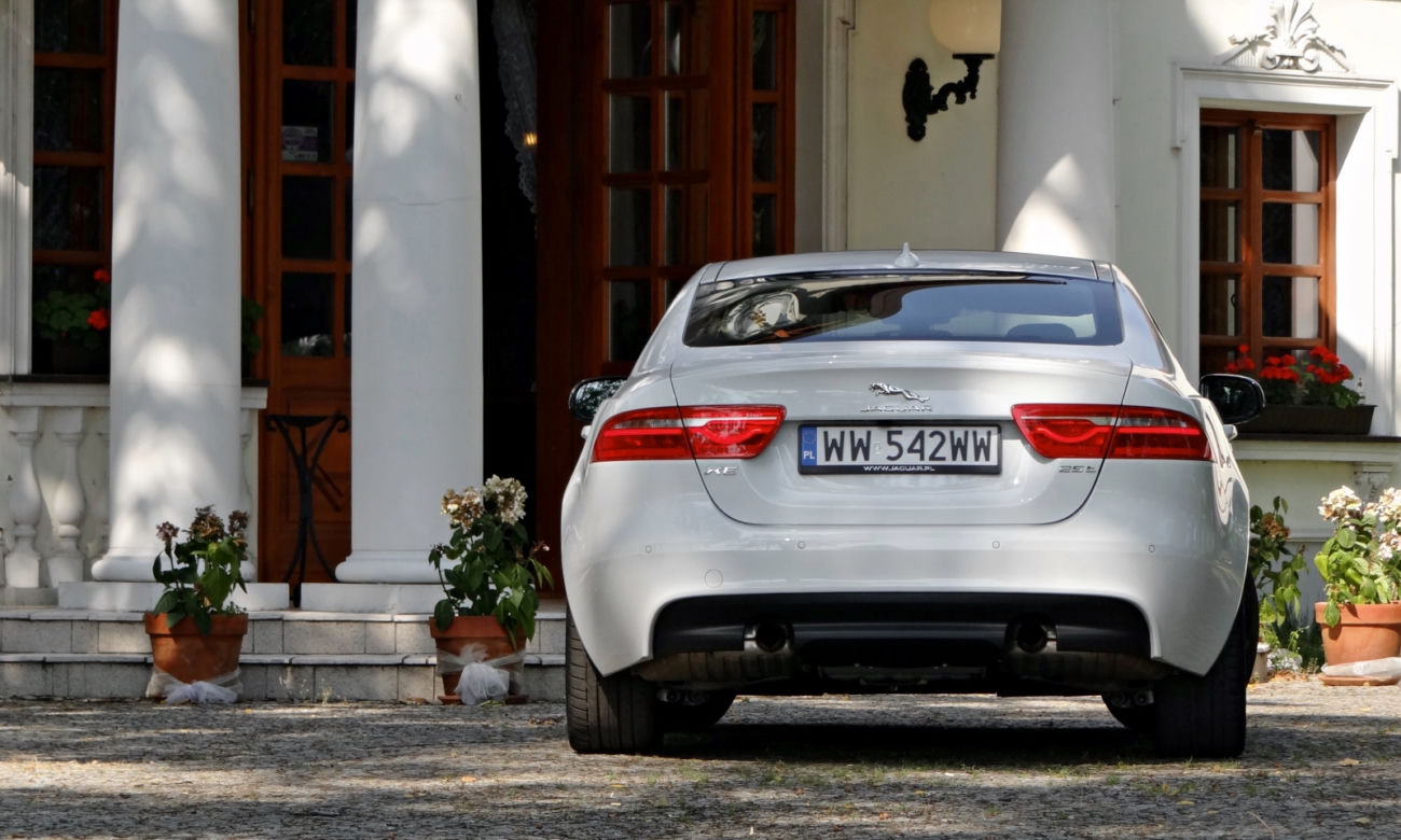 Jaguar XE 2.0 T R-Sport