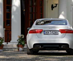 Jaguar XE 2.0 T R-Sport