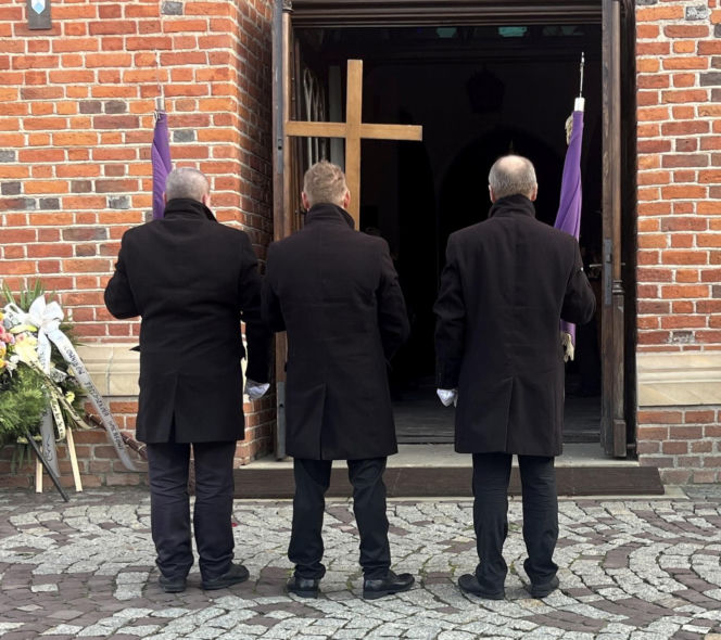 Pogrzeb braci, którzy zginęli w katastrofie śmigłowca pod Rzeszowem