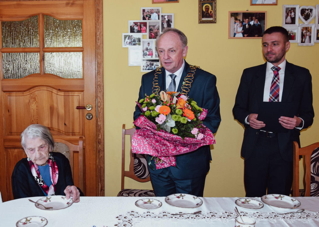 Ma 19 wnucząt i 35 prawnucząt! Pani Zofia skończyła właśnie 100 lat i czerpie z życia garściami