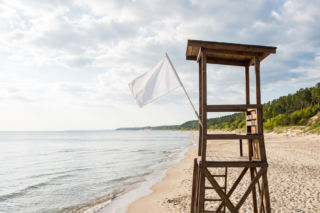 Sinice Świnoujście. Czy w Świnoujściu można się kąpać 26.08? Flaga, warunki pogodowe