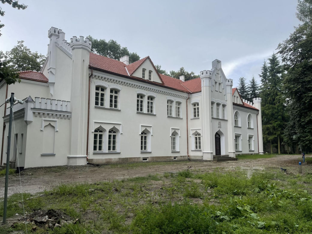 To najsławniejszy pałac w Małopolsce. Powstał po upadku powstania styczniowego