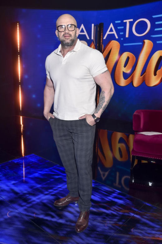 Tomasz Oświeciński filmową gwiazdą produkcji Vegi. Tak celebryta zmieniał się przez lata
