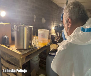 Z roku na rok narkotyków znajdują coraz więcej.