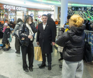 Sławomir Mentzen na zakupach w galerii