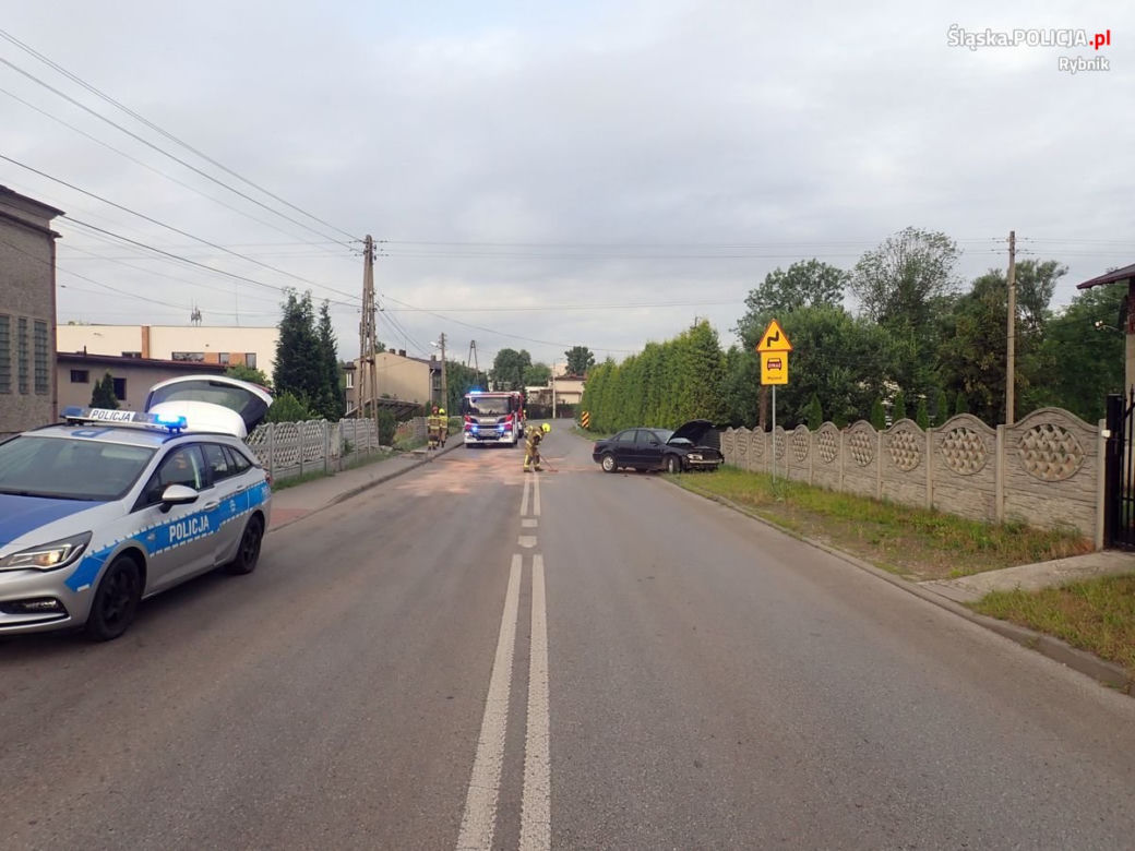 Kompletnie pijany skosił ogrodzenie swoim audi. To początek jego problemów