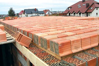 Z belek i pustaków. Ceramiczne stropy gęstożebrowe