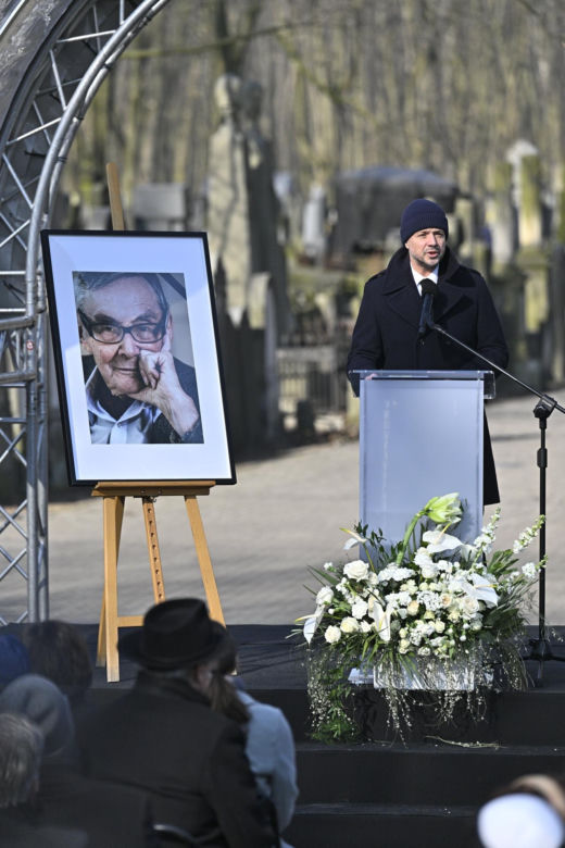 Warszawa pożegnała Mariana Truskiego. Wzruszające przemówienia na pogrzebie. „Przyjaciel i wybitny autorytet” 