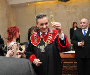 Biedroń udziela ślubów