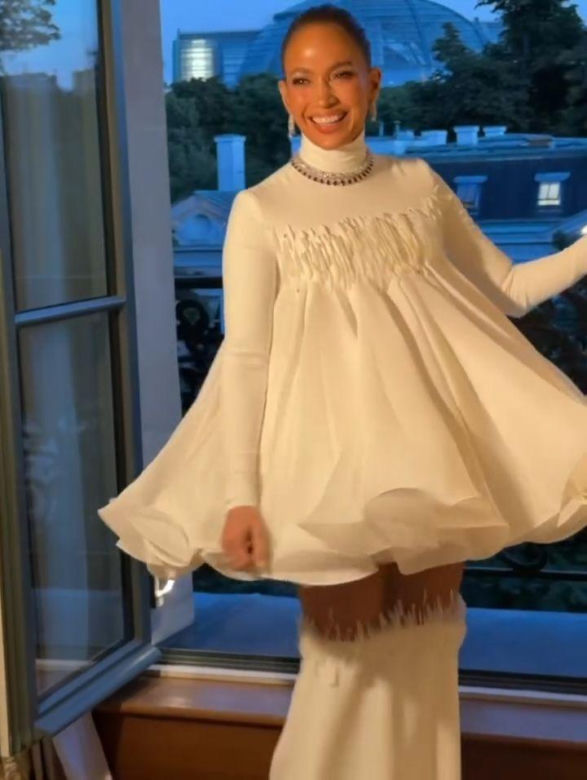 Jennifer Lopez w sukni Stephane'a Rollanda