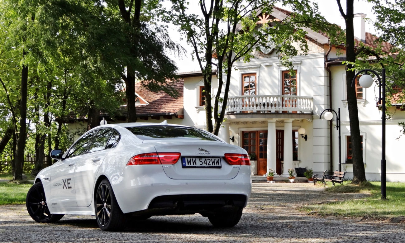 Jaguar XE 2.0 T R-Sport