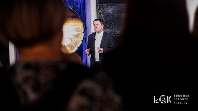 Wystawa w ŁOK "Okna na światy" Dariusza Skiermunta