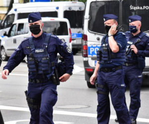Katowice: Policjanci wśród nacjonalistów. Tajemnicza akcja służb na marszu! 