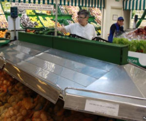 Puste półki w rosyjskich supermarketach