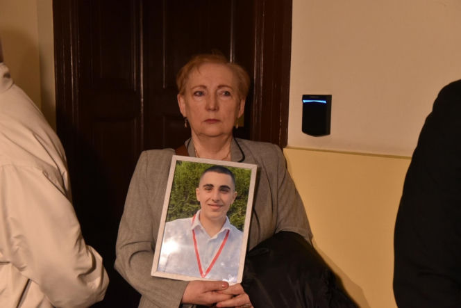 Początek procesu lekarzy oskarżonych o zaniedbania w sprawie śmierci 19‑letniego Olka z Grudziądza