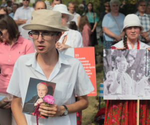 Tłum pielgrzymów w Warszawie. Wierni przybyli na beatyfikację kard. Stefana Wyszyńskiego
