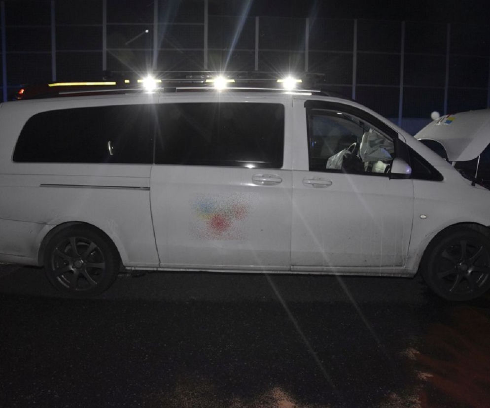 Jeden bus najechał na drugiego. Doszło do dachowania! Dramat na autostradzie A4
