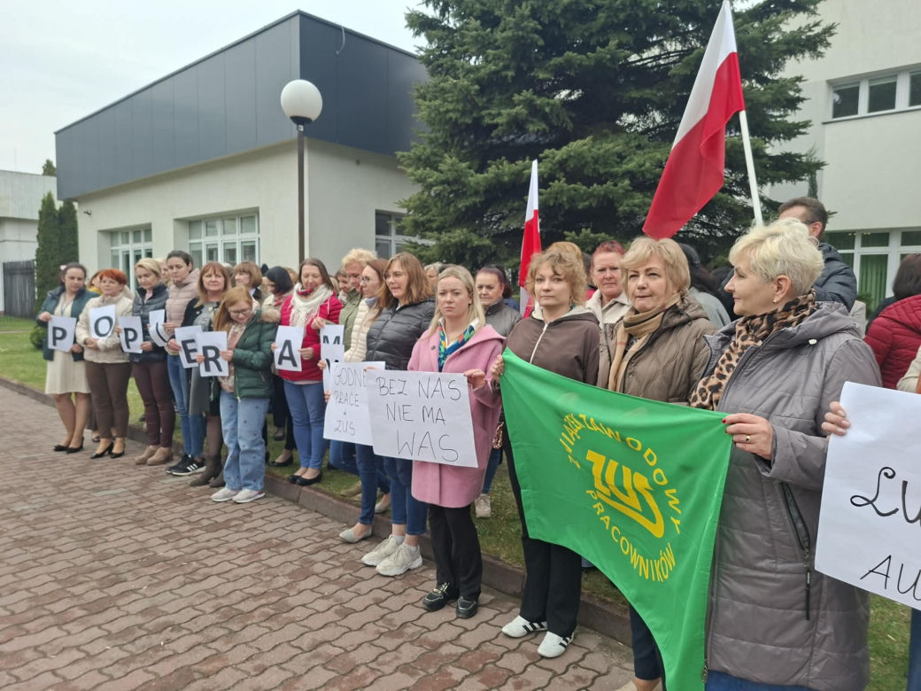 Protest pracowników ZUS-u w Starachowicach