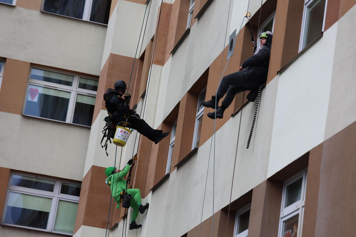 Alpiniści dla WOŚP dali radość małym pacjentom z Uniwersyteckiego Szpitala Dziecięcego w Lublinie