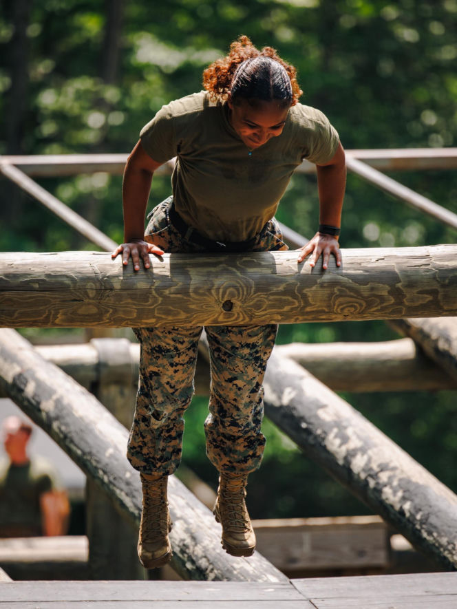 Kobiety w wojsku pod lupą Pentagonu. Czy dekada zmian zostanie cofnięta?
