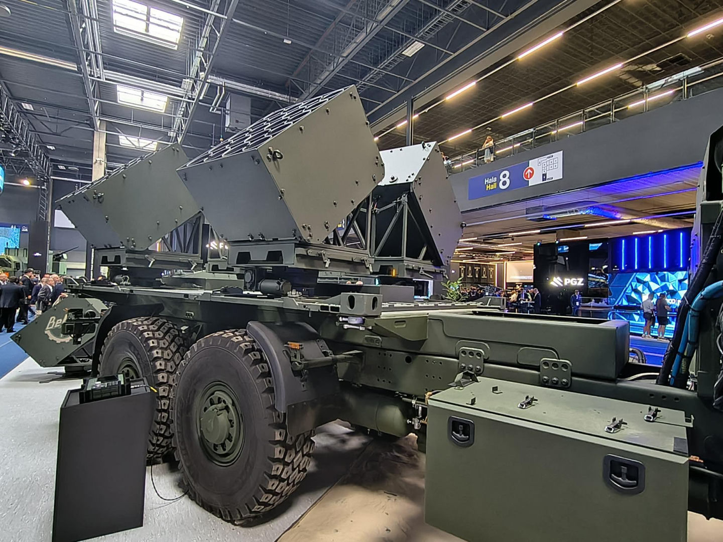 Modułowy System Minowania Narzutowego na podwoziu Tatra. Polski i czeski przemysł zbrojeniowy prezentują wspólny produkt eksportowy