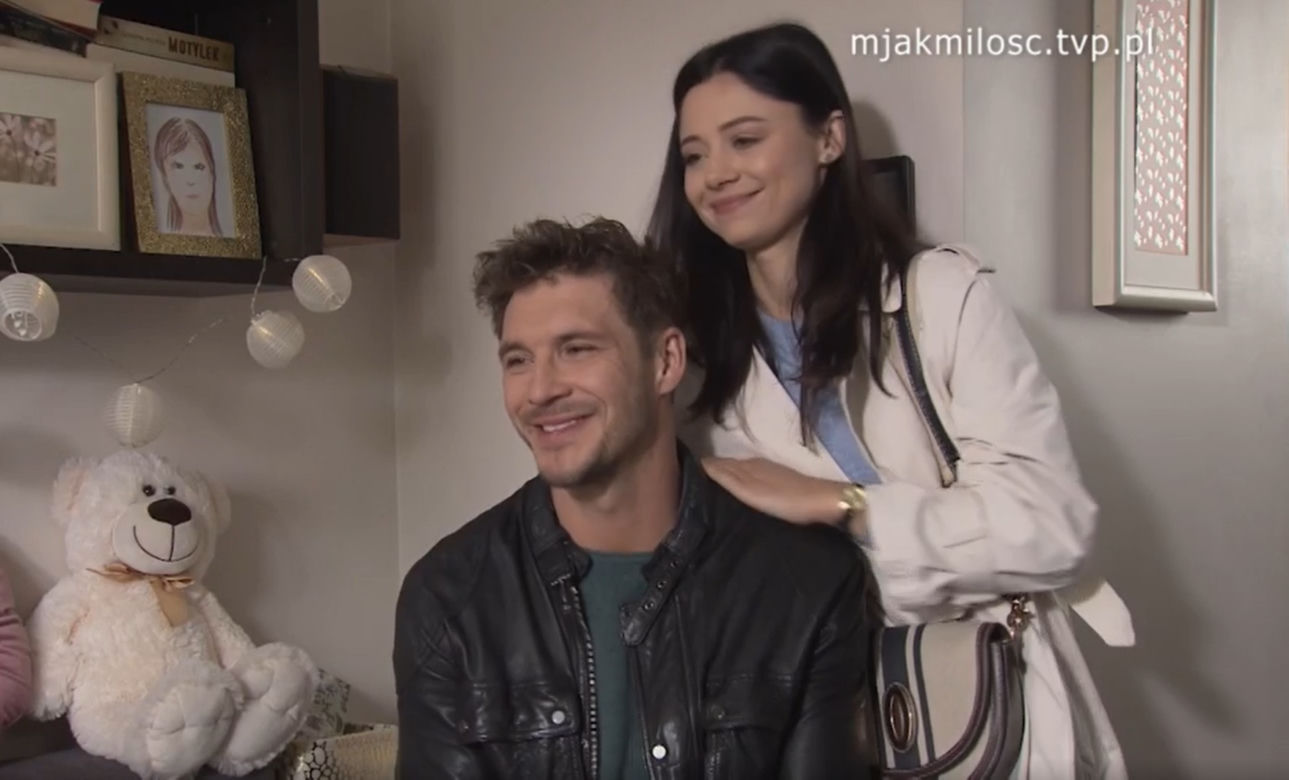 M jak miłość. Marcin (Mikołaj Roznerski), Iza (Adriana Kalska)