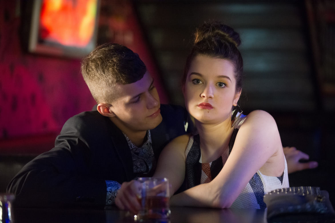 Na Wspólnej odc. 2319. Dominik (Mateusz Gąsiewski), Kasia (Julia Chatys)