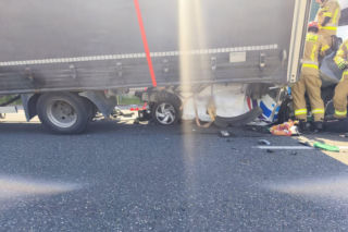 Karambol na autostradzie A1! Trzy auta rozbite, droga w stronę Łodzi zablokowana
