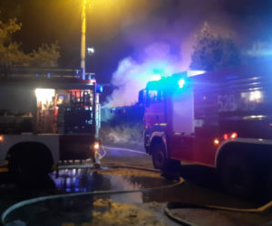 Płonie warsztat samochodowy w Mysłowicach! Z ogniem walczy kilkadziesiąt zastępów straży pożarnej