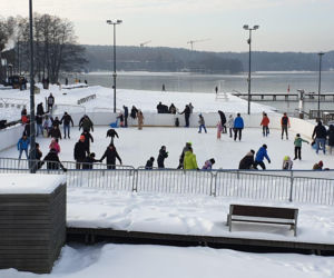 Lodowisko w Centrum Rekreacyjno-Sportowym Ukiel