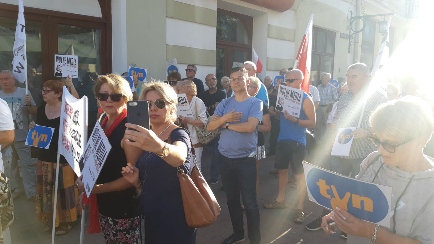 "Wolne media!". Mieszkańcy Tarnowa wyszli na ulicę 