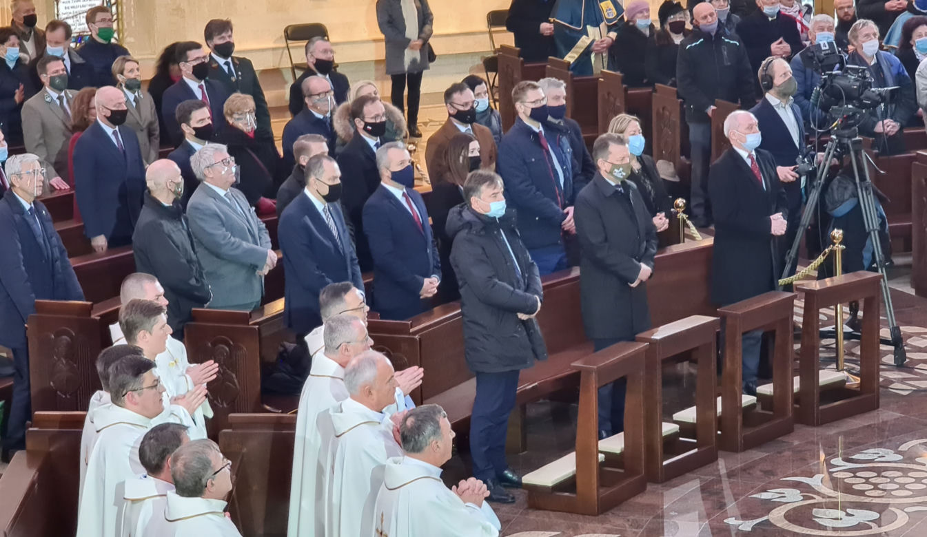Rydzyk skarży się na 29. urodzinach Radia Maryja: codziennie sprawdzam czy starcza mi do pierwszego