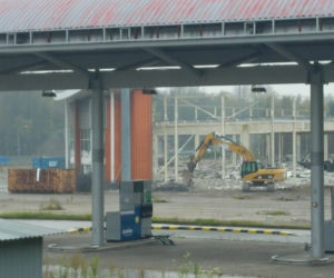 Tyle zostało z wielkiego centrum handlowego w Sosnowcu! Trwa rozbiórka!