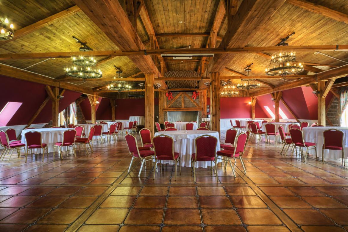 Hotel Grand w Częstochowie wystawiony na sprzedaż
