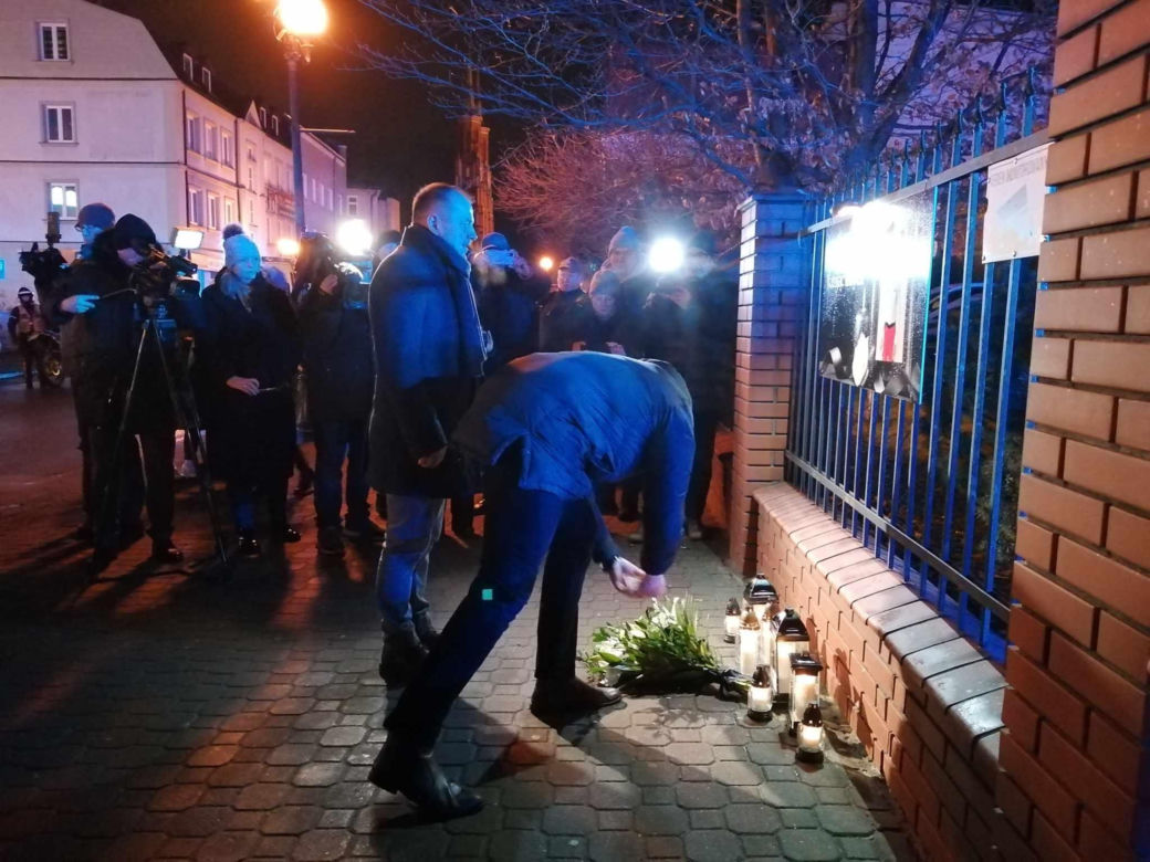 Siedlczanie wyrazili swój sprzeciw przeciwko agresji i wsparcie dla rodziny ratownika medycznego, który zginął w ataku nożownika