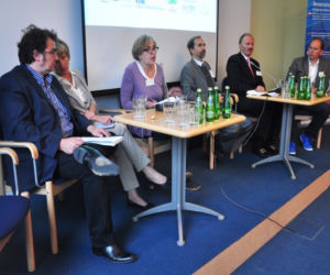Paneliści podczas seminarium