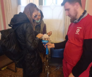 Ratownicy medyczni pomagają uchodźcom z Ukrainy [ZDJĘCIA]