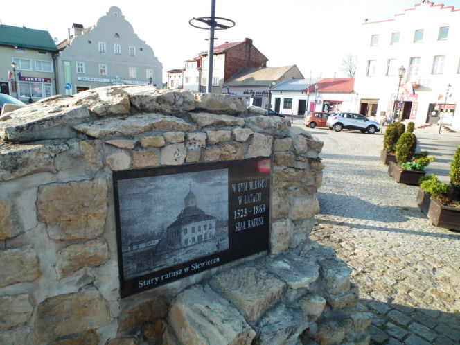 To jedno z najpiękniejszych miast w woj. śląskim. Zachwyca zamkiem, który należał do biskupów z Krakowa