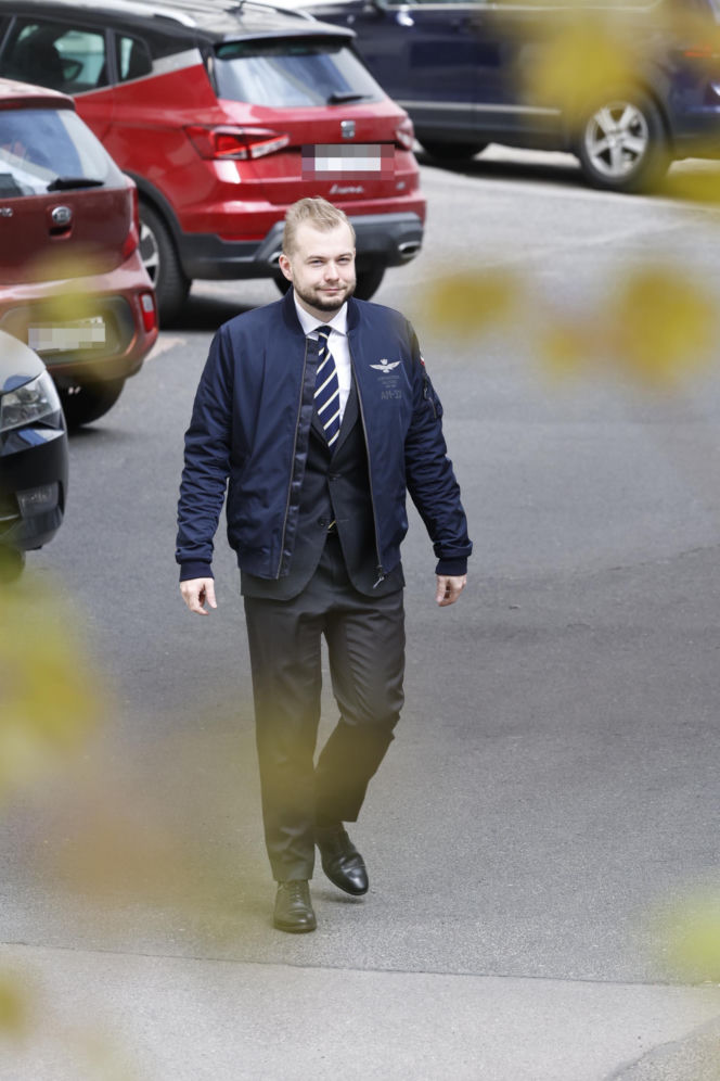 Kaczyński prosi o pieniądze