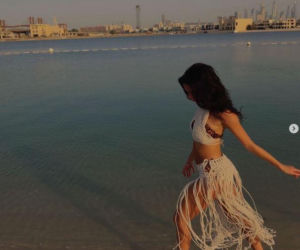 Roksana Węgiel-Mglej rozciąga się w Dubaju