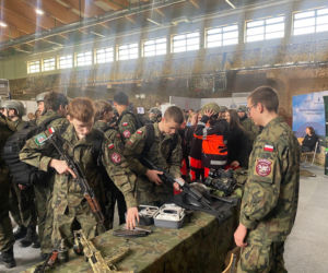 Wojsko opanowało Nowy Sącz.  Ruszyły Wojskowe Targi Służby i Pracy