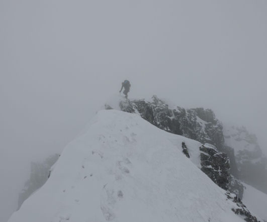 Czwarty stopień zagrożenia lawinowego w Tatrach. Ratownicy ostrzegają